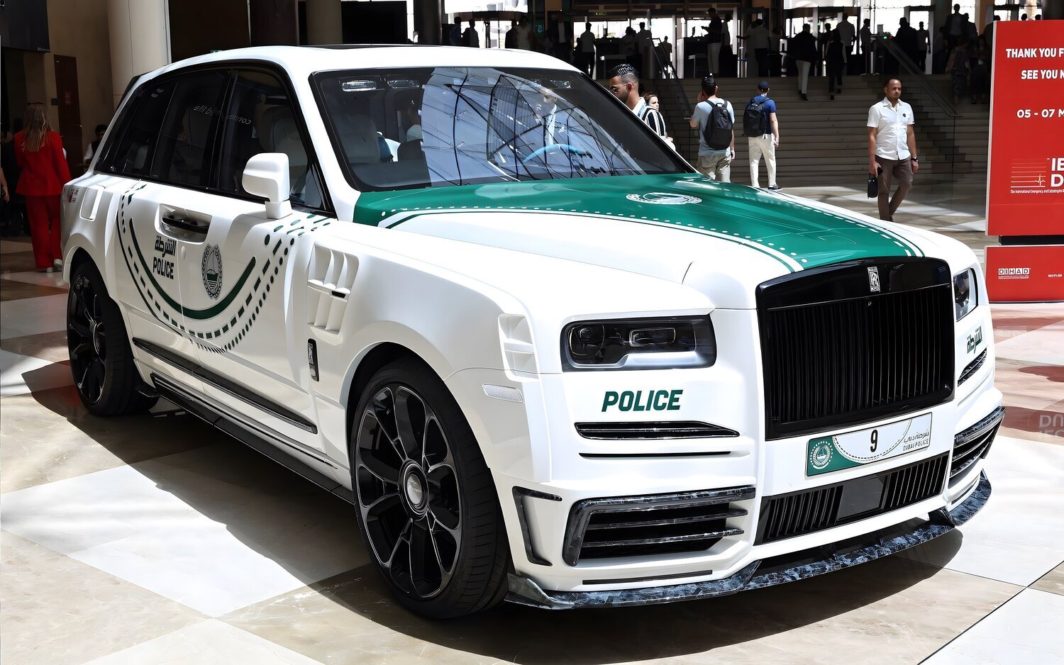 Rolls-Royce Cullinan Mansory: cuando el lujo se viste de uniforme