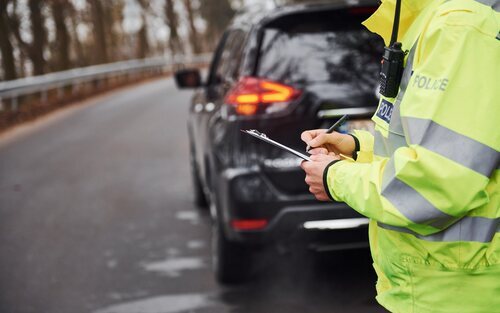 ¿Cuántas multas pone al día la DGT y cuánto dinero recauda España con ellas?