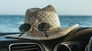 Conducir en verano: chanclas, gafas de sol y cómo puede multarte la DGT por incumplir la ley