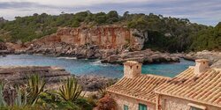 Mallorca planta cara al caos de tráfico: un coche por casa y techo vehicular anual