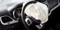 Francia está prohibiendo circular a miles de coches con airbags defectuosos Takata, ¿qué pasa en España?