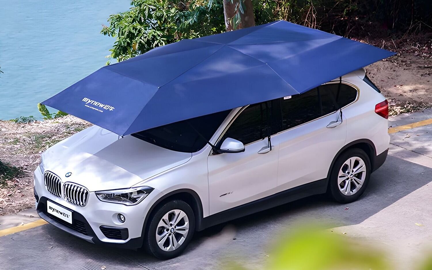 La sombrilla gigante para coches que arrasa en China (y que aquí nos parece de locos)