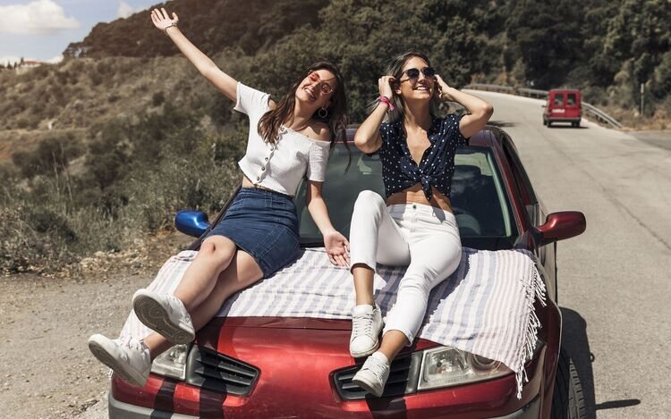 Los 7 consejos de la DGT para sobrevivir al caos de agosto sin perder los nervios (ni las vacaciones)