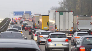 5,6 millones de coches en carretera este puente: las horas del 15 de agosto que la DGT pide evitar