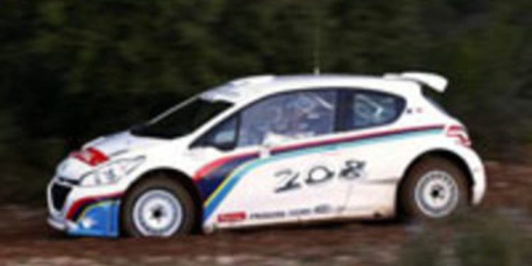 Craig Breen testea el Peugeot 208 R5 en Riboux