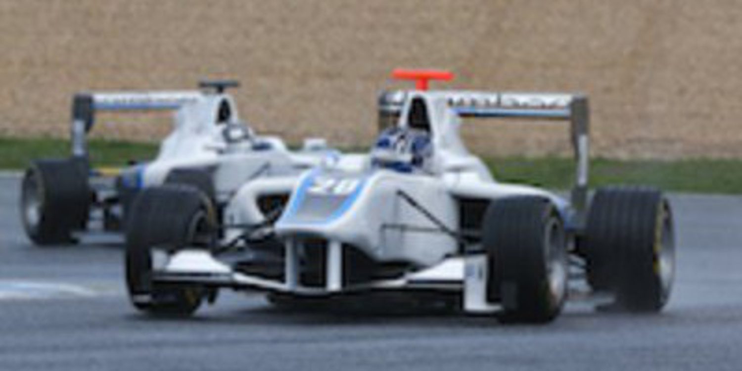 Lewis Williamson el más rápido en el cierre de los entrenos de GP3 en Estoril