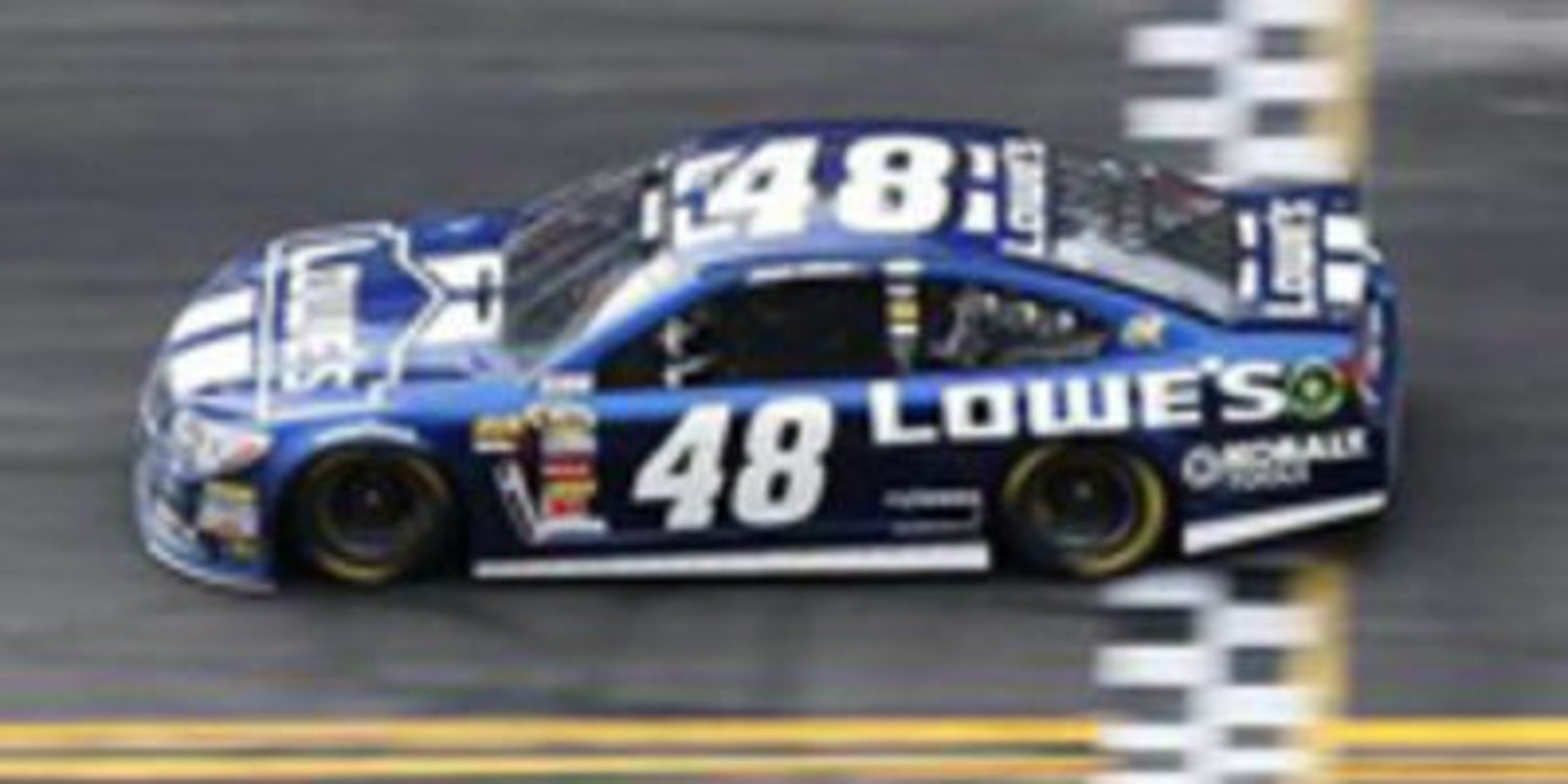 Jimmie Johnson gana las 500 millas de Daytona 2013