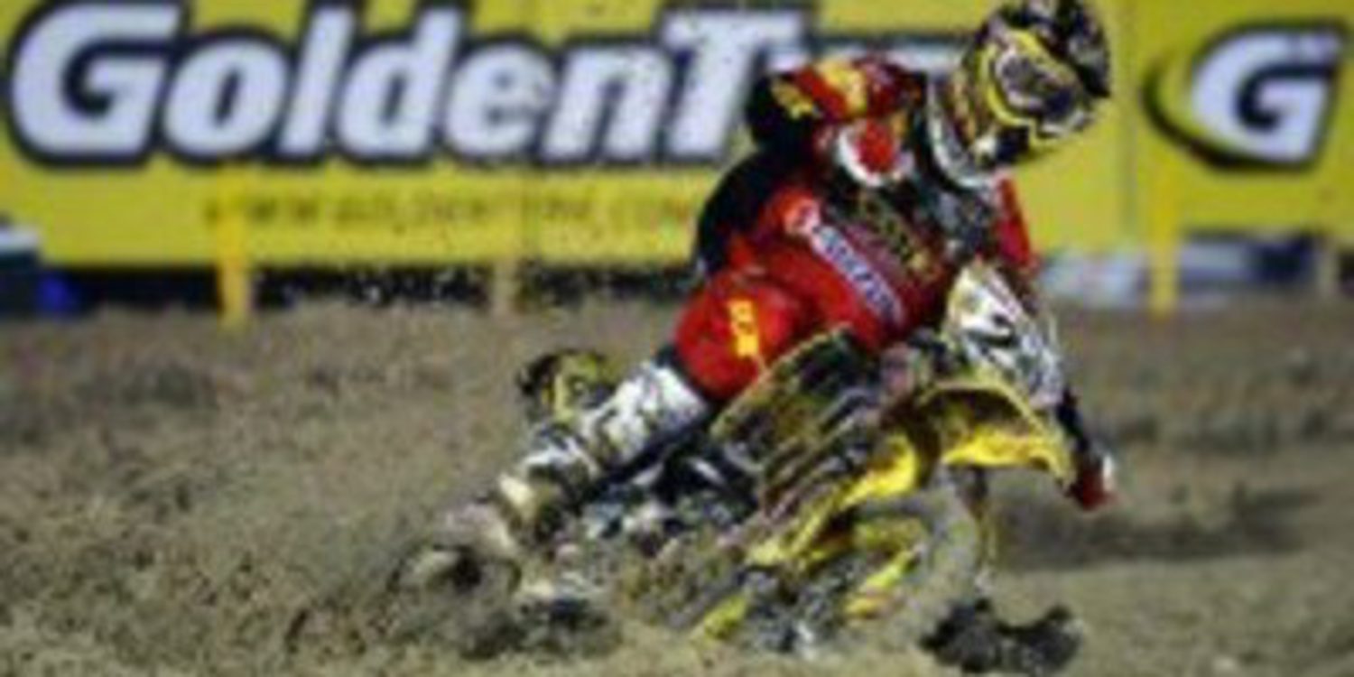 Clement Desalle puede con todos y gana en MX1