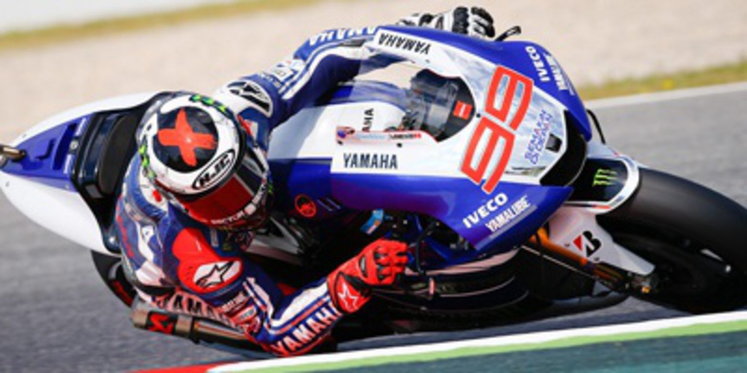 Jorge Lorenzo da una cátedra de MotoGP en Montmeló