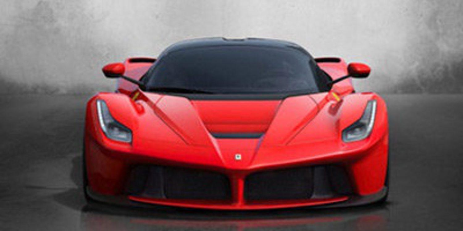 El Ferrari LaFerrari en problemas