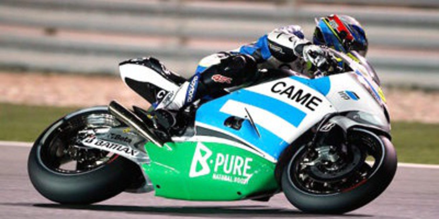 Lukas Pesek fuera de Came IodaRacing en Brno, su casa