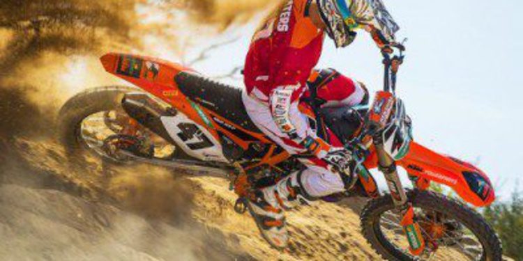 Rattray y Waters pilotos de Husqvarna en MX1