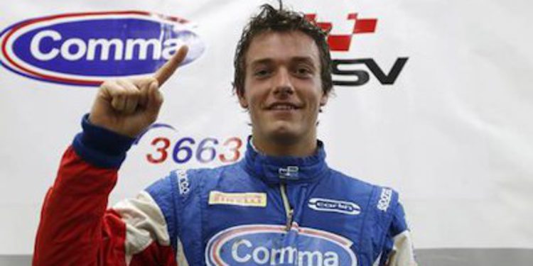 Palmer no perdona y gana la carrera del sábado en Singapur