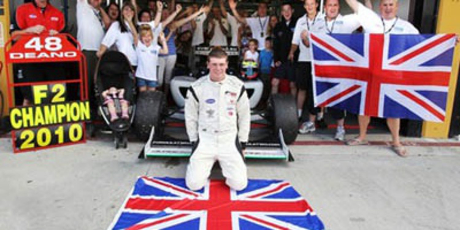 Dean Stoneman en Abu Dabi con Koiranen GP en GP3