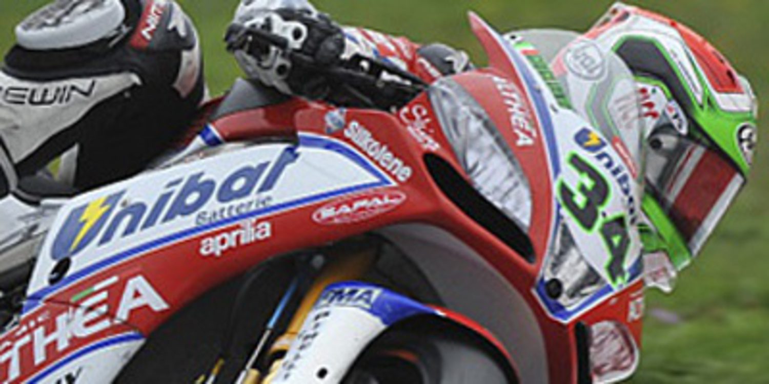 Davide Giugliano pole provisional del WSBK en Jerez