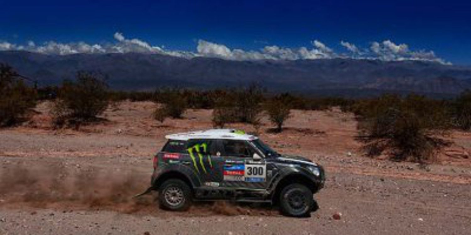 Dakar 2014, etapa 12: Stéphane Peterhansel desobedece y es líder