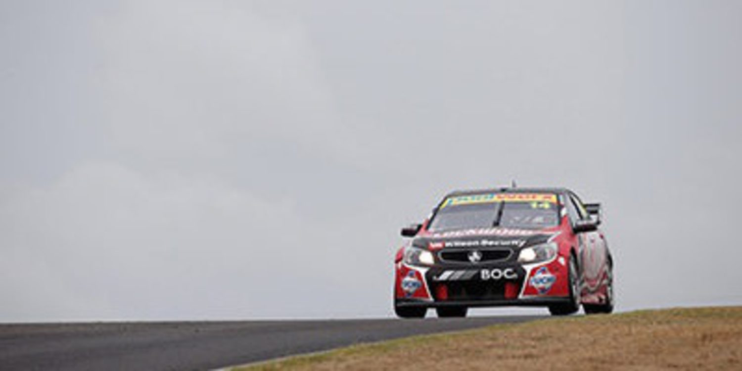 Clipsal 500: Fabian Coulthard vuela en los libres