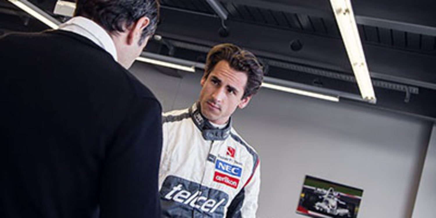 Adrian Sutil ejerce de coach de Jules Szymkowiak