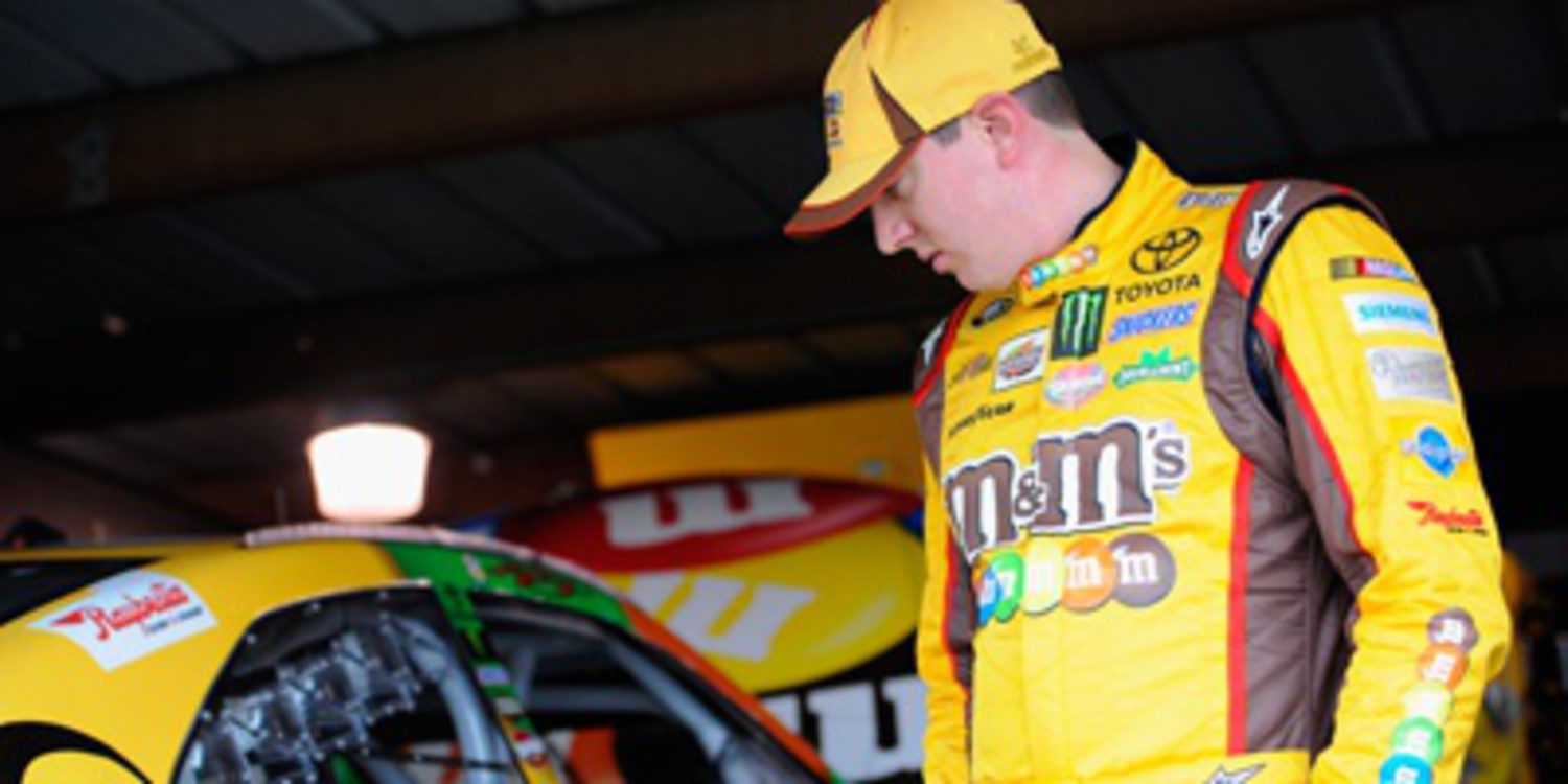 Kyle Busch consigue la pole y Danica Patrick sorprende en Martinsville