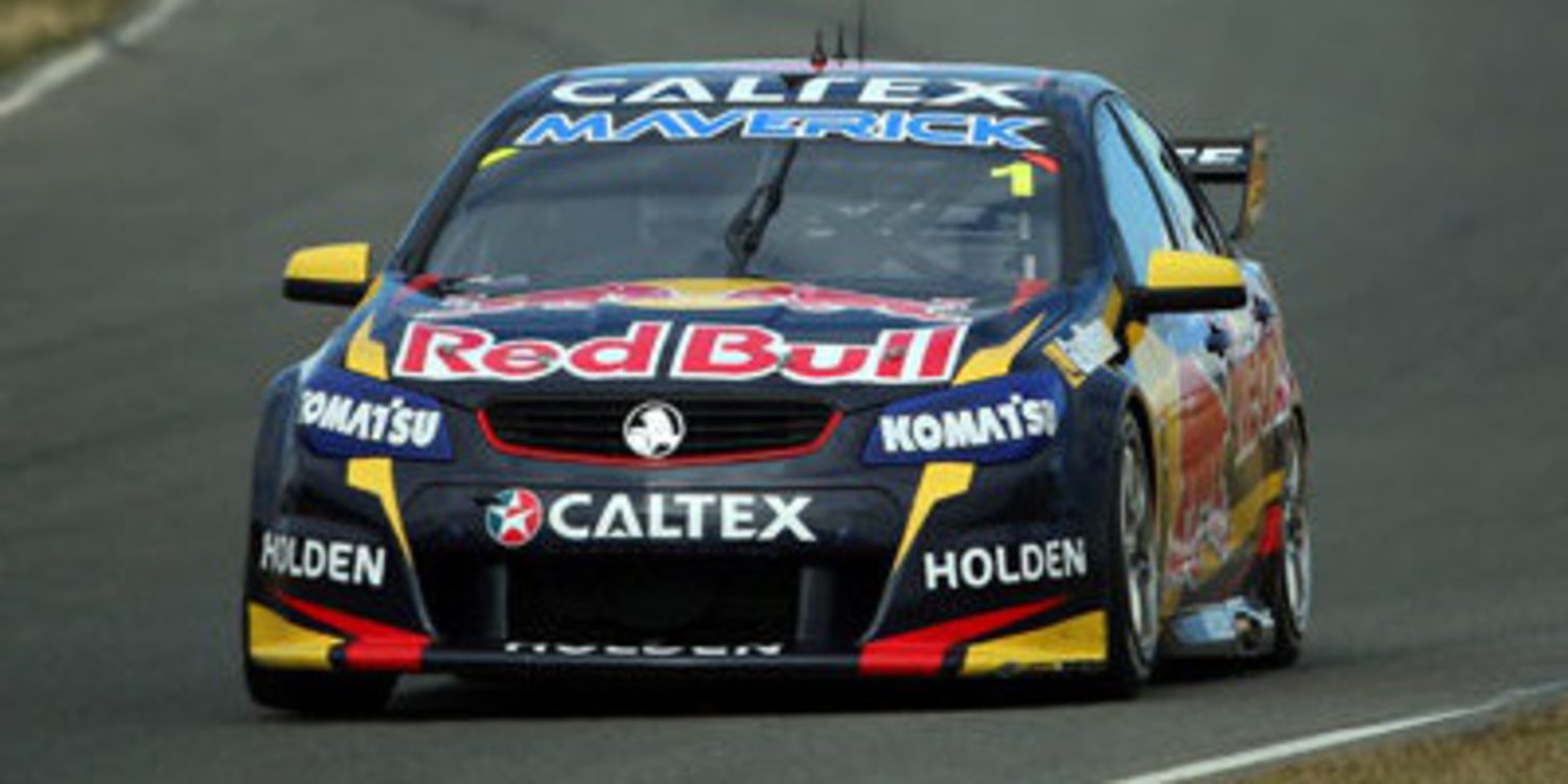 Tasmania 400: Jamie Whincup gana a codazos
