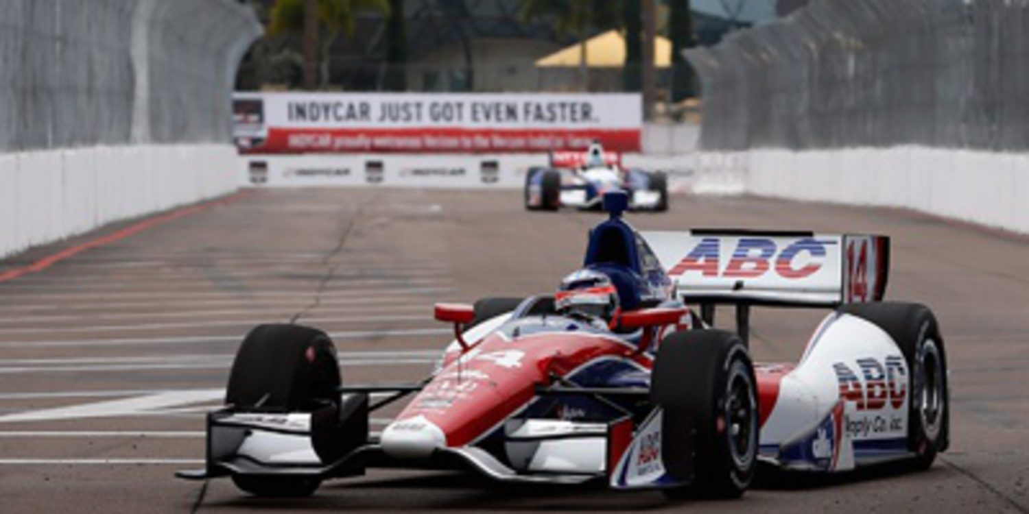 Takuma Sato poleman de la primera carrera de la IndyCar