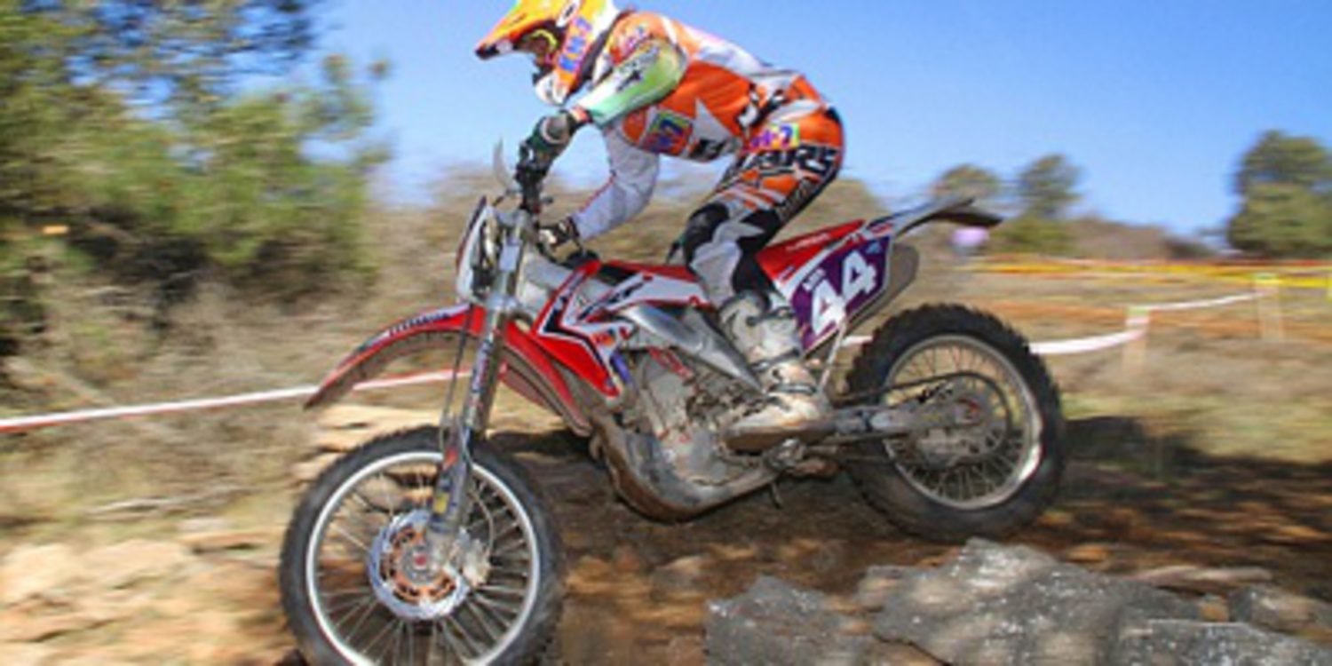 Laia Sanz comienza con victoria el Mundial de Enduro