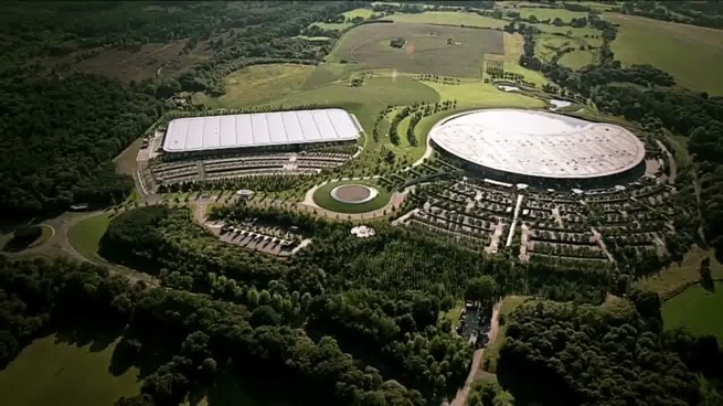 El McLaren Production Centre recibe la visita del Primer Ministro británico